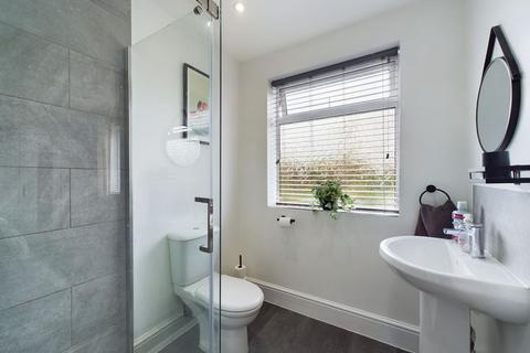 6 Lynton Avenue, Northampton, NN2 8LX