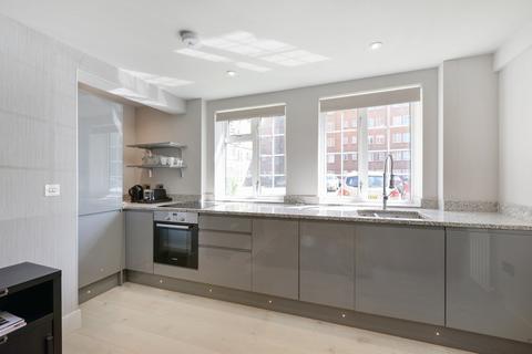 1 bedroom flat for sale, Stamford Court, Goldhawk Road, Hammersmith W6