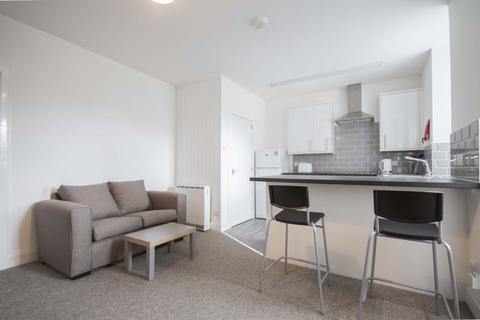 2 bedroom flat to rent, 2115L – Paisley Close, High Street, Edinburgh, EH1 1SP