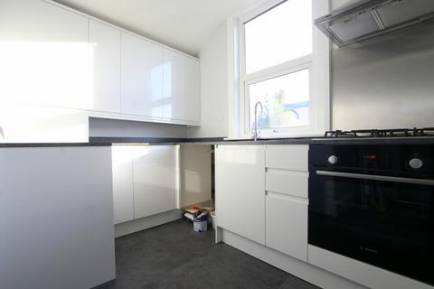 2 bedroom apartment to rent, Haydons Road, London SW19