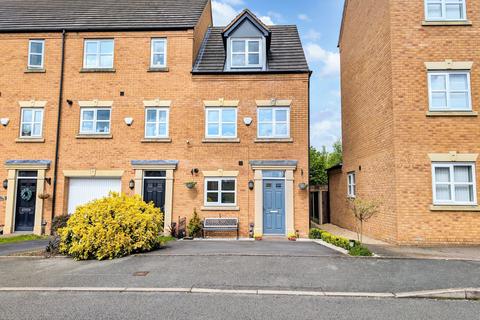 3 bedroom end of terrace house for sale, Lowes Drive, Tamworth, B77