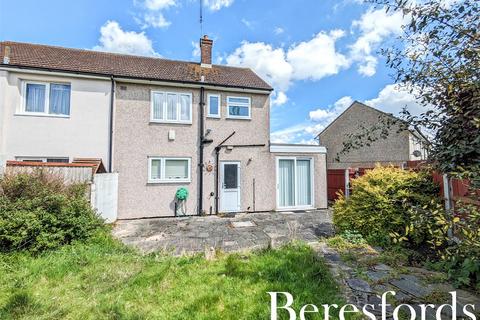 57 Amersham Road, Romford, RM3 9HX
