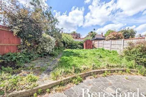 57 Amersham Road, Romford, RM3 9HX