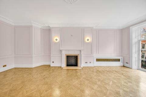 4 bedroom apartment to rent, Kensington Gore, London SW7