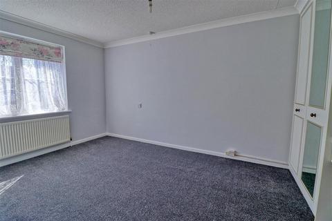 2 bedroom bungalow for sale, Holland Road, East Clacton CO15