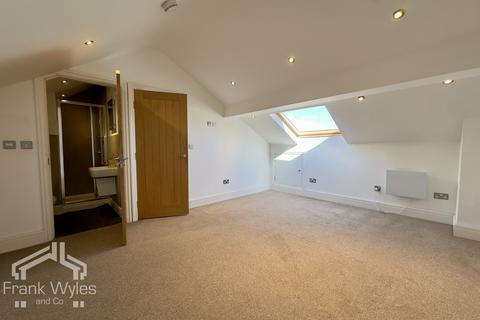 3 bedroom apartment to rent, Clifton Street, Lytham