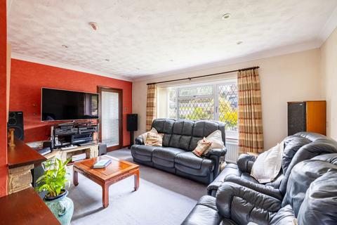 3 bedroom detached house for sale, Fairlawn Drive, East Grinstead, RH19