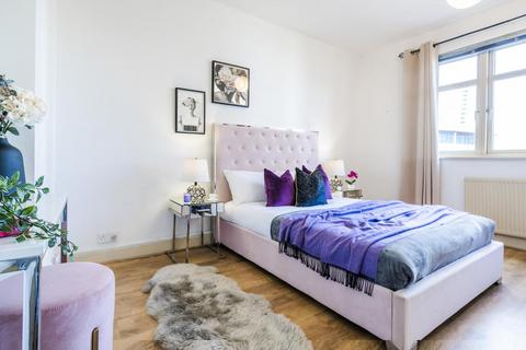 2 bedroom flat for sale, Vauxhall Walk, Kennington