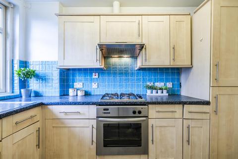 2 bedroom flat for sale, Vauxhall Walk, Kennington