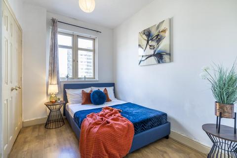 2 bedroom flat for sale, Vauxhall Walk, Kennington