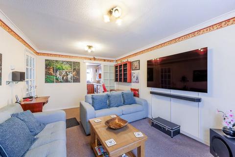 39 Cottenhams, Blindley Heath, Lingfield, RH7 6JW