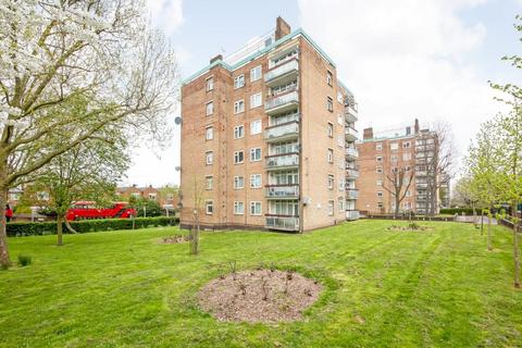 2 bedroom apartment for sale, Friern Road, East Dulwich, London, SE22