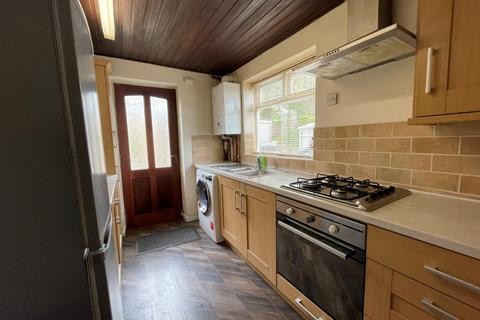 3 bedroom semi-detached house to rent, Kirkstall Hill, Burley, Leeds, LS4