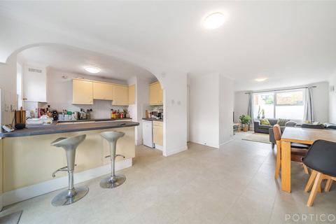 3 bedroom end of terrace house for sale, Lebanon Gardens, London