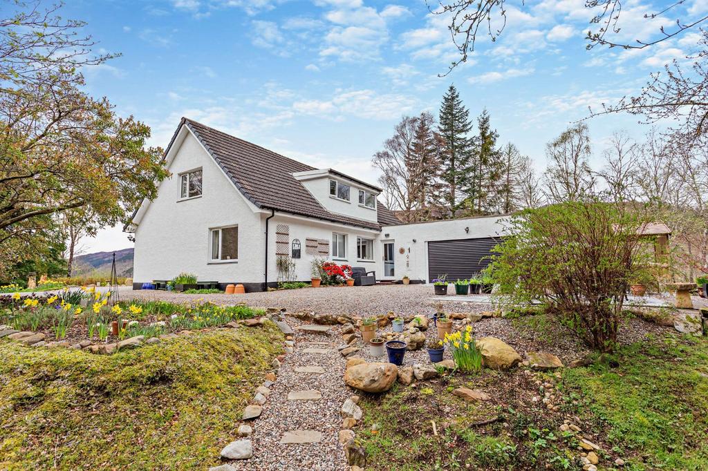 Curin House