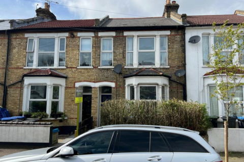 2 bedroom flat to rent, Russell Rd