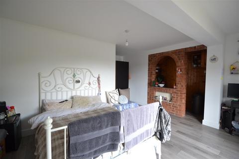 4 bedroom terraced house to rent, Winchester