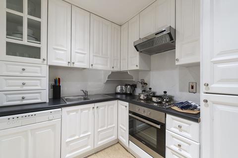 2 bedroom apartment to rent, Somerset Court W8