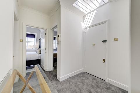 2 bedroom apartment to rent, Somerset Court W8