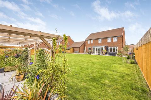 4 bedroom detached house for sale, Folland Drive, Westhampnett, Chichester, West Sussex, PO18