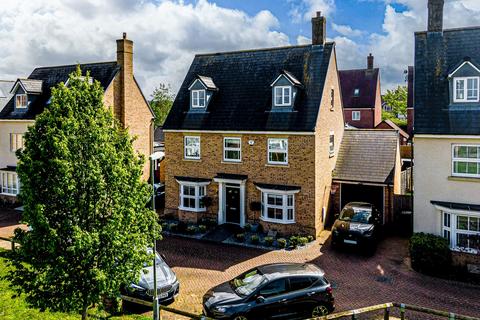 5 bedroom detached house for sale, Claremont Crescent, Rayleigh, SS6