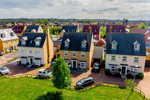 5 bedroom detached house for sale, Claremont Crescent, Rayleigh, SS6