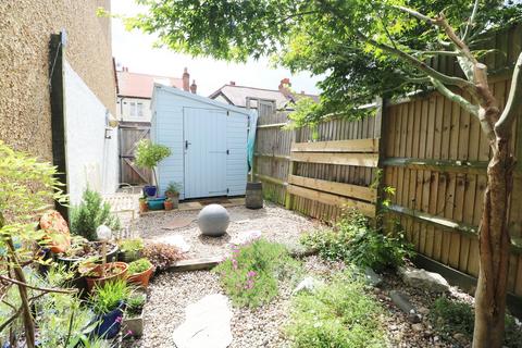 1 Dinton Road, London, SW19 2AR