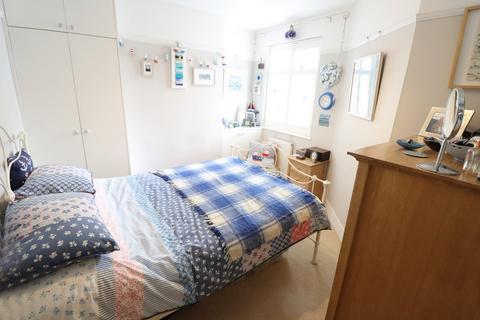 1 Dinton Road, London, SW19 2AR