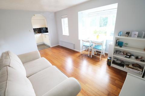 35 Kipling Drive, London, SW19 1TJ
