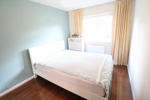 35 Kipling Drive, London, SW19 1TJ