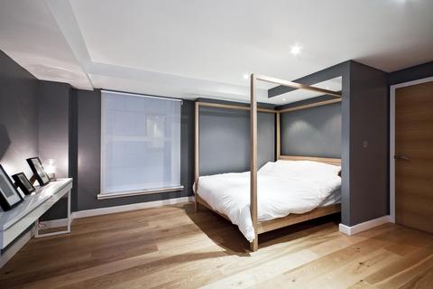 4 bedroom apartment to rent, Martin Lane, London, EC4R