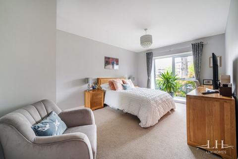 Flat 1, Thistle House, 1 Wildcary Lane, Romford, RM3 0LZ