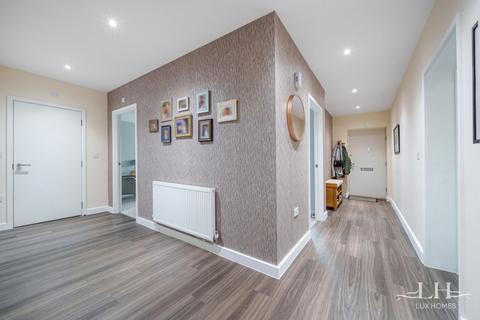 Flat 1, Thistle House, 1 Wildcary Lane, Romford, RM3 0LZ