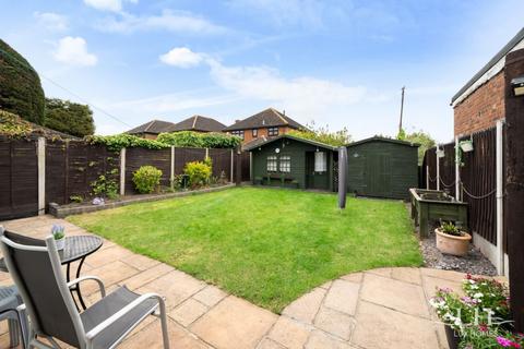 4 bedroom bungalow for sale, Lake Avenue, Rainham