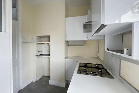 1 bedroom flat for sale, North Avenue, Westcliff On Sea SS2