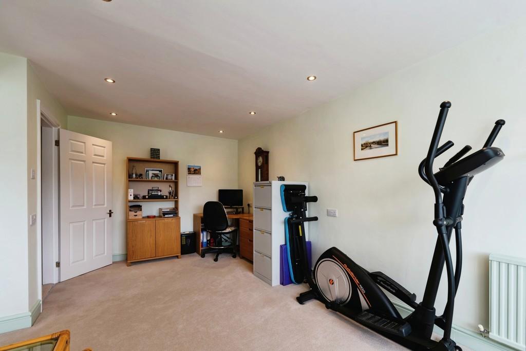 Bedroom 2/Office