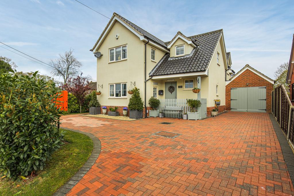 Ovington 3 bed detached house for sale £325,000