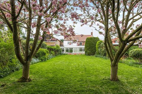 5 bedroom detached house for sale, Detached Home with Barns