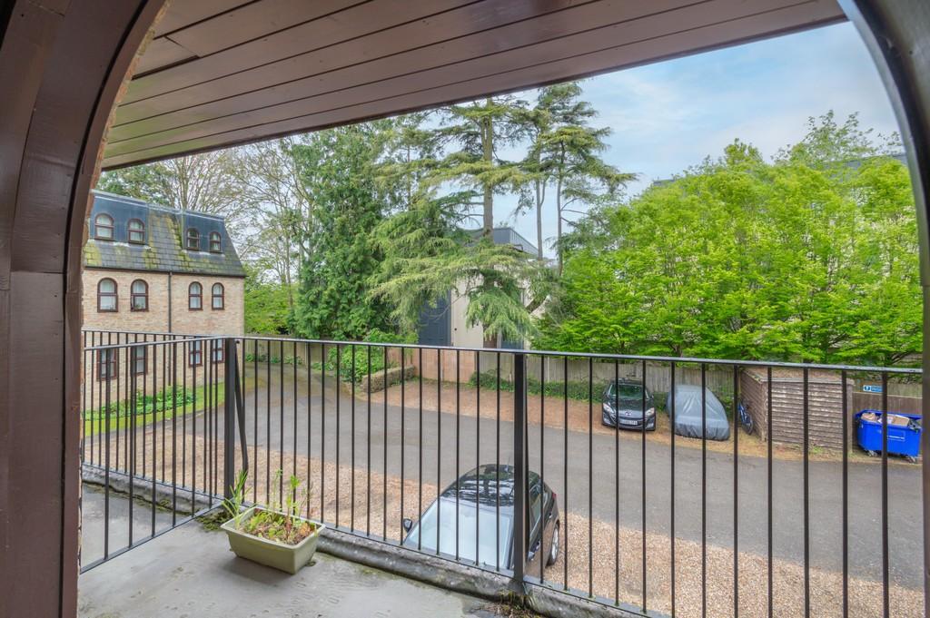 Flat 15 Amberley House-6
