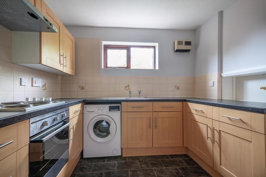 Flat 15 Amberley House-8