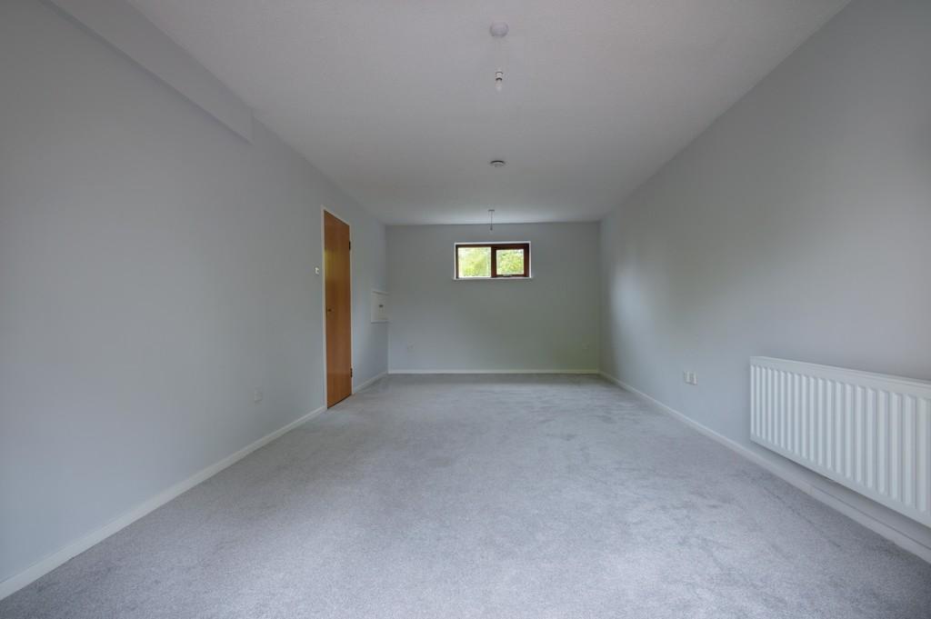 Flat 15 Amberley House-5