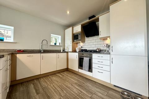 2 bedroom apartment to rent, Highmoor Road, Lower Parkstone