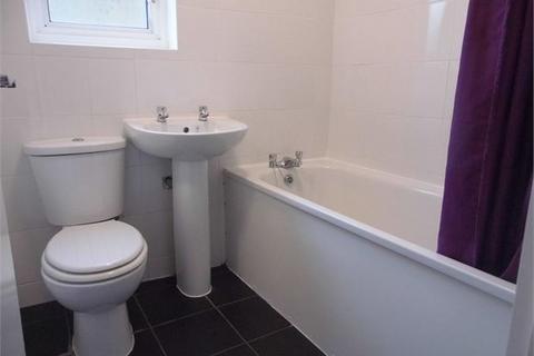 2 bedroom flat to rent, Silvermere Road, Catford, London,