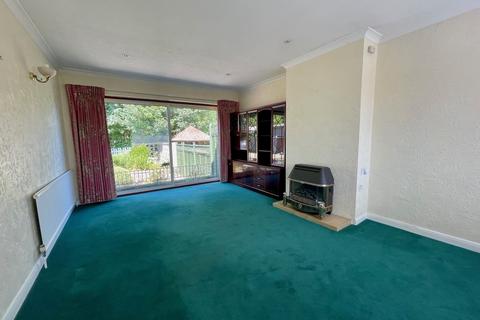 2 bedroom semi-detached bungalow for sale, Hawthorne Avenue, Carshalton