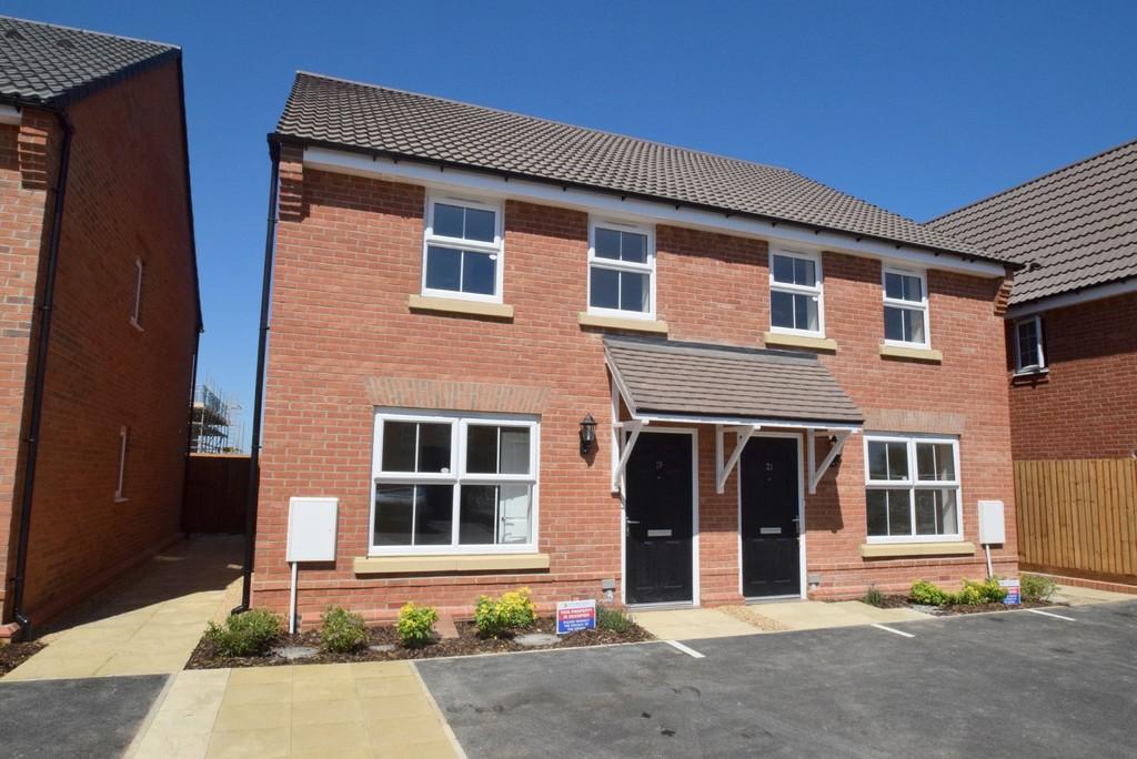 Lawrence Drive, Warboys 3 bed semidetached house for sale £108,500