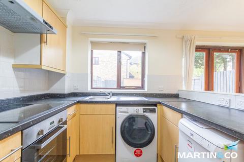2 bedroom terraced house to rent, Park Hill Road, Harborne, B17