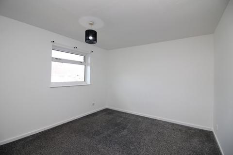 3 bedroom terraced house to rent, Norham Walk, Ormesby