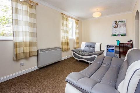 1 bedroom flat for sale, Burleigh House, Rushden NN10