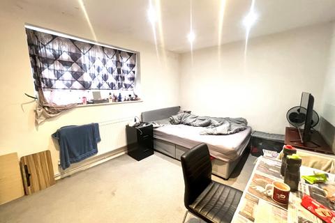 2 bedroom flat for sale, St. Anns, Barking IG11