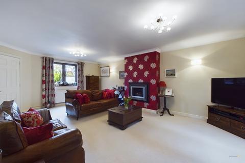 4 bedroom detached house for sale, Church Road, Church Broughton